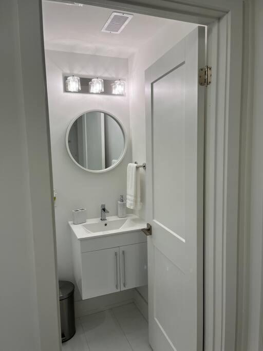 Lovely One Bedroom Condo With Free Parking Niagara Falls Exteriér fotografie